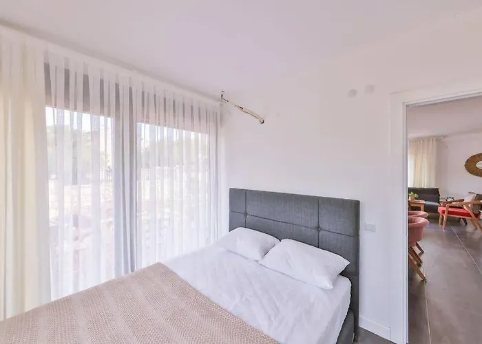 Vila Ilyada - Private For 8 Guests -