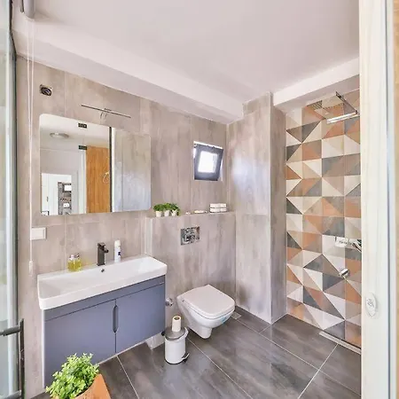 Ilyada - Private For 8 Guests - *