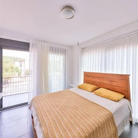 Ilyada - Private For 8 Guests - *